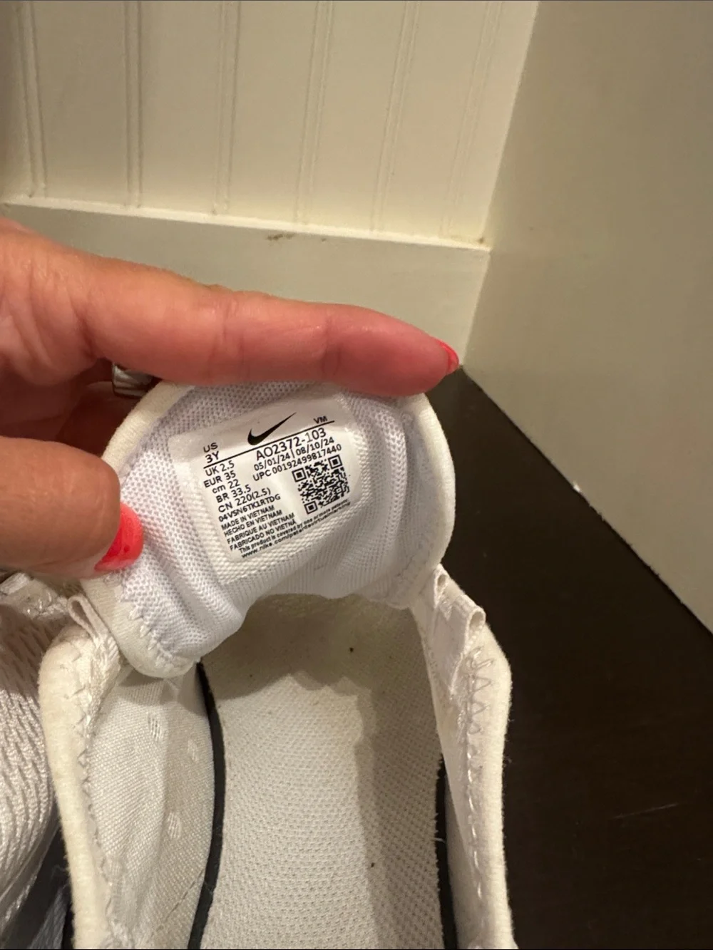 Girls Nike air White 'Max' Athletic Slip-On Sneakers size 3